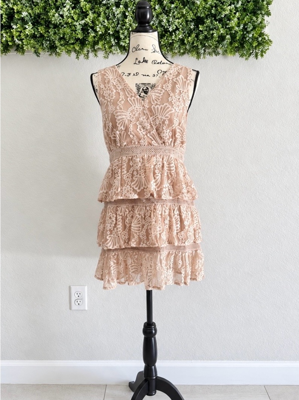 DO+BE Blush Pink Floral Lace Tiered Mini Dress Size L Romantic
